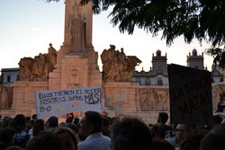 Manifestación del 15-O en la Plaza de España en Cádiz.