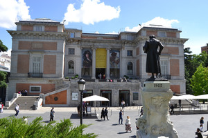 Museo del Prado y estatua de Francisco de Goya